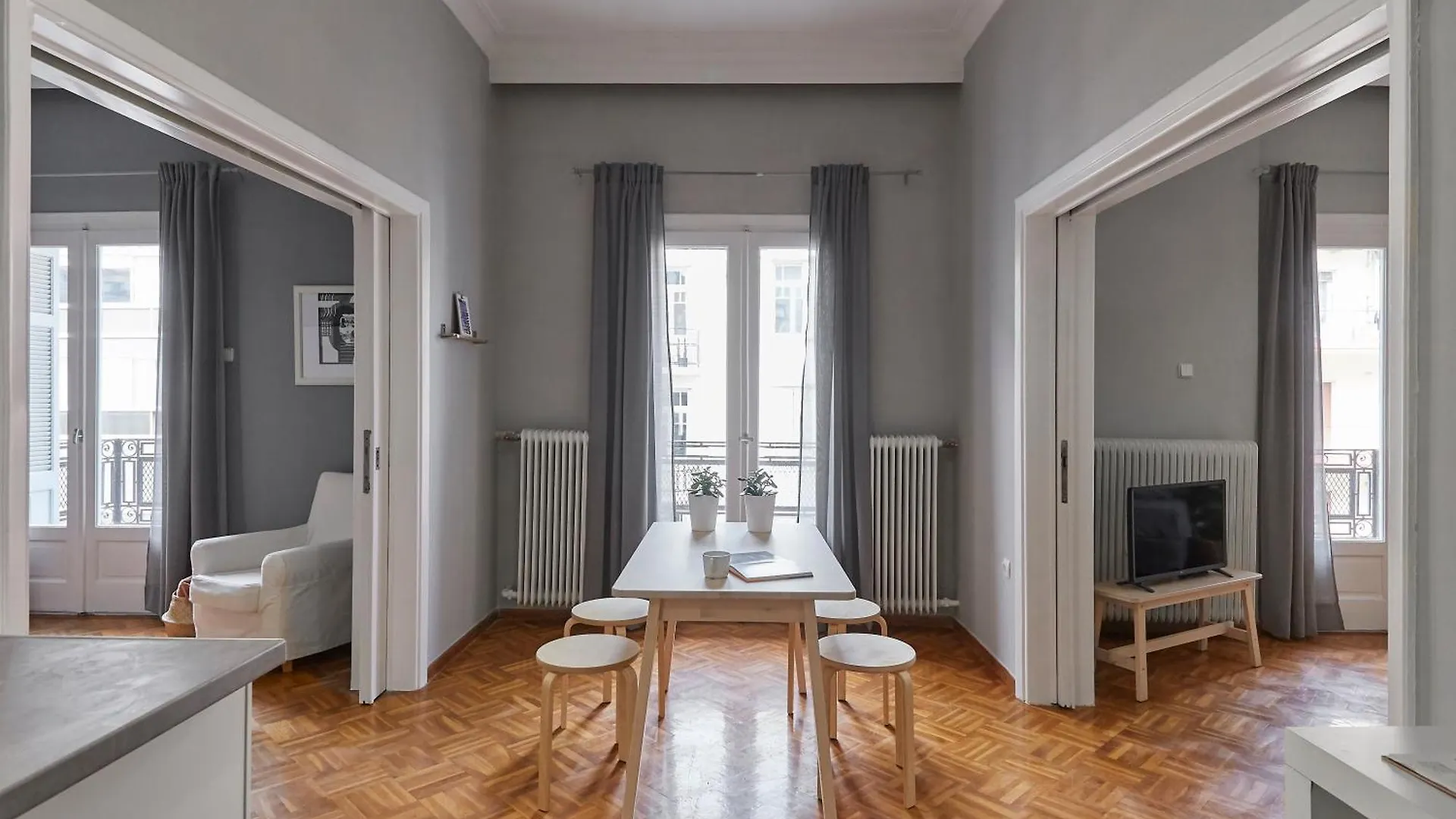 Bright Bright A Central Apartment With Balcony Thessaloniki